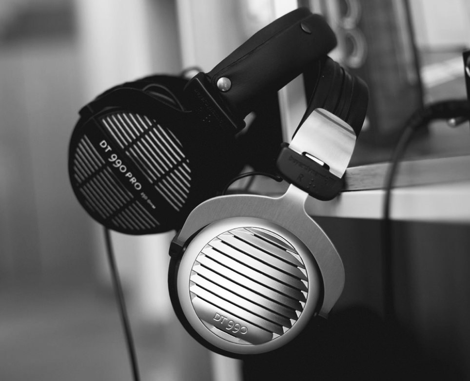 Beyerdynamic DT 990 PRO Open-Back Studio Headphones